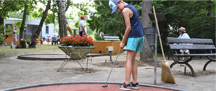 En famille au minigolf de l'Illberg