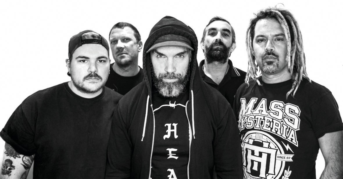 COMPLET /// MASS HYSTERIA + KLÁNG