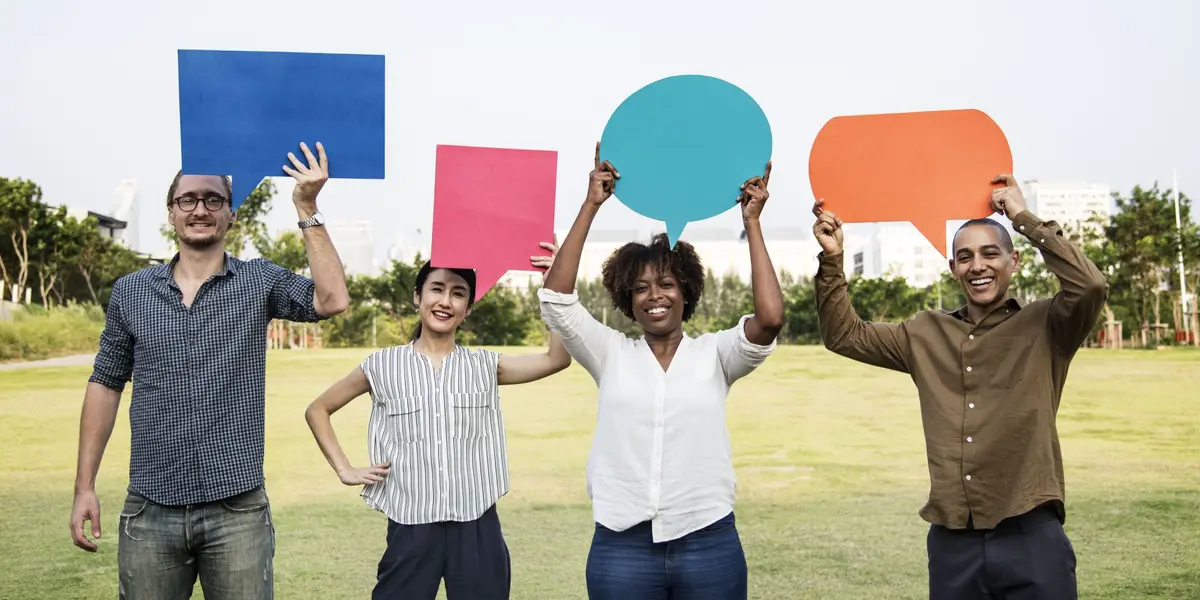 Apprentissage du français sur tablette numérique à la bibliothèque des Coteaux